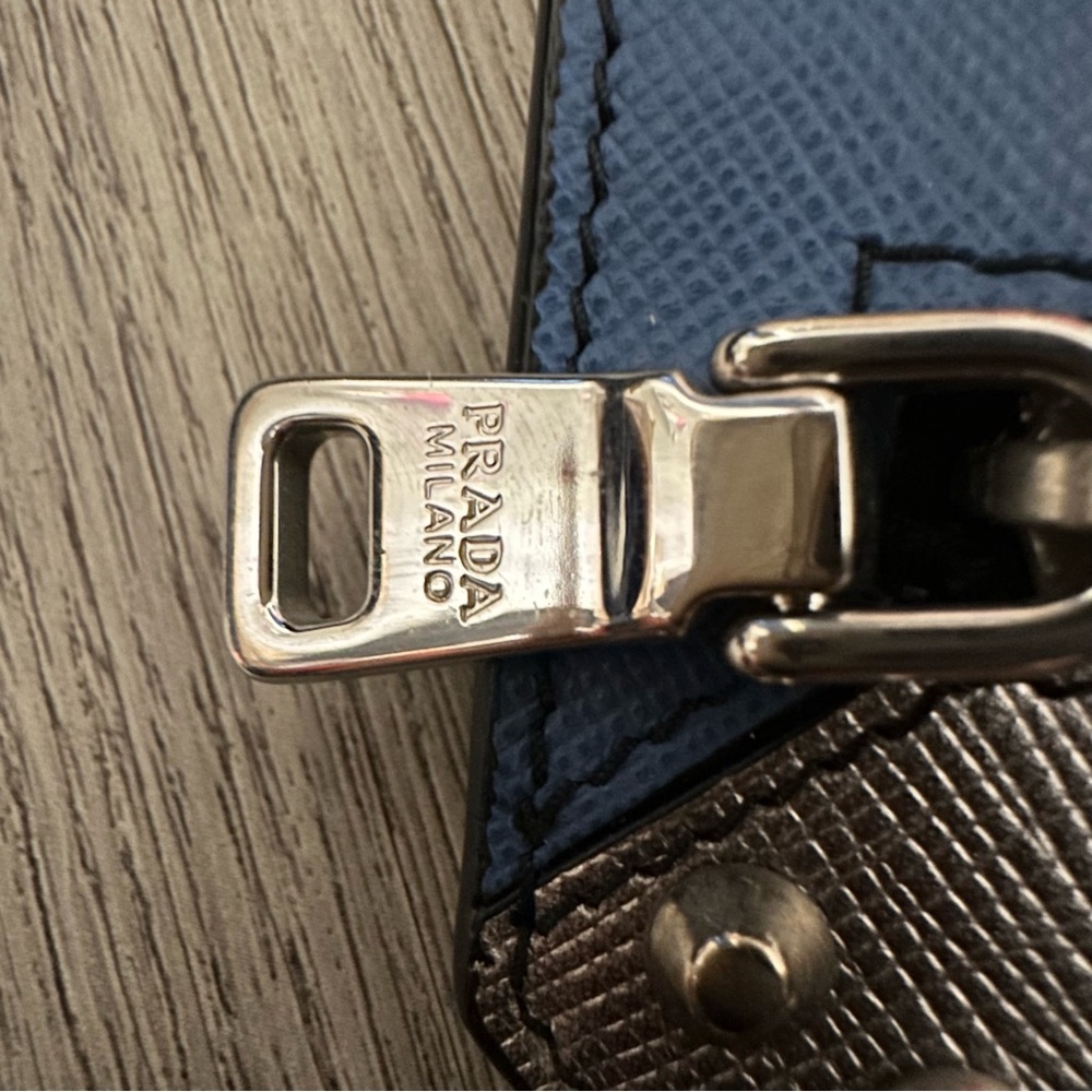 PRADA 100% AUTHENTIC Robot Key Holder Charm DIGITAL COA INCLUDED - Picture 8 of 14